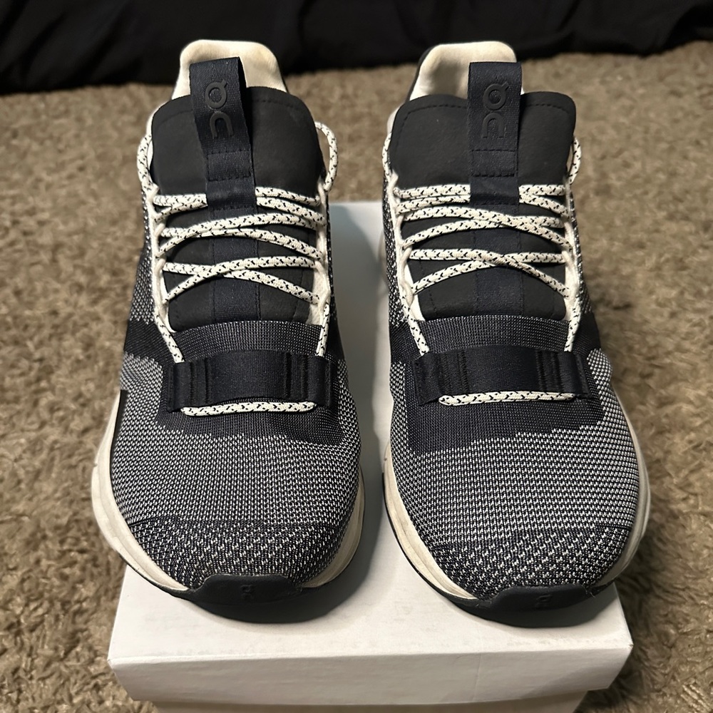 On Running Cloudnova, Black/white/grey, size 8 Men